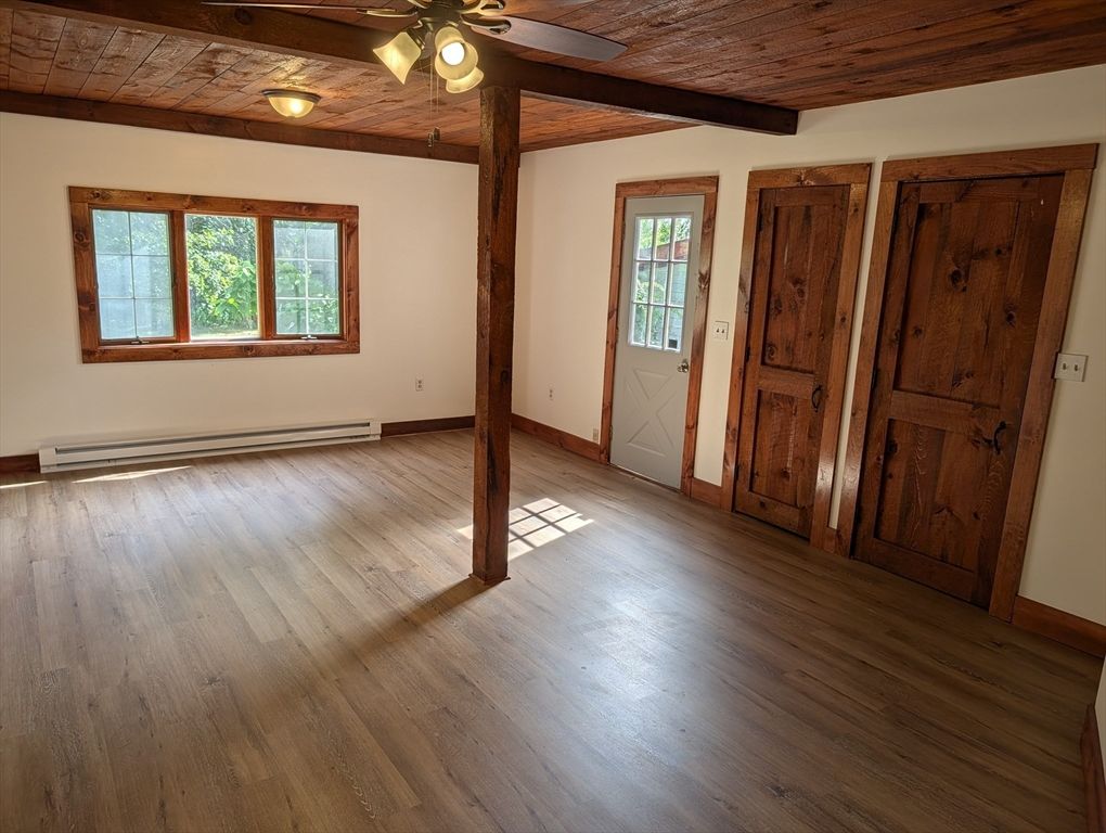 Empty room, Interior, Wooden Beams, Wooden Ceilings, Wood Texture Flooring