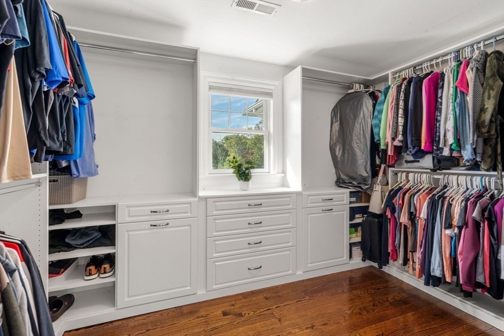 Interior, Walk-in Closets, Wood Texture Flooring