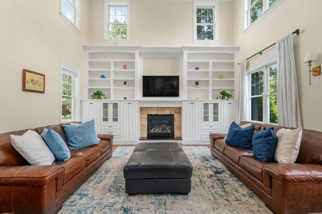 Fireplace, Interior, Living room