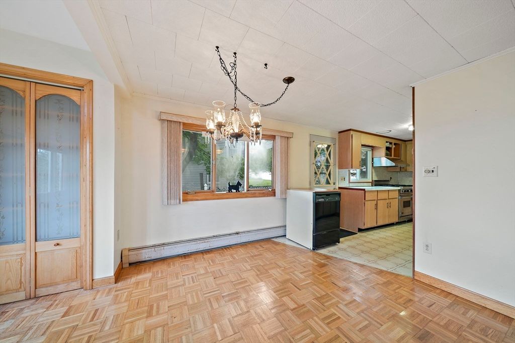 Chandelier, Interior, Kitchen, Wood Texture Flooring