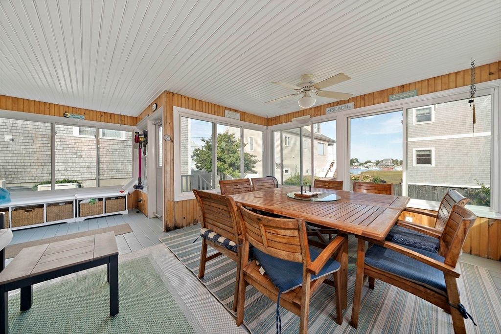 Dining room, Interior, Sun Room, Wood Texture Flooring
