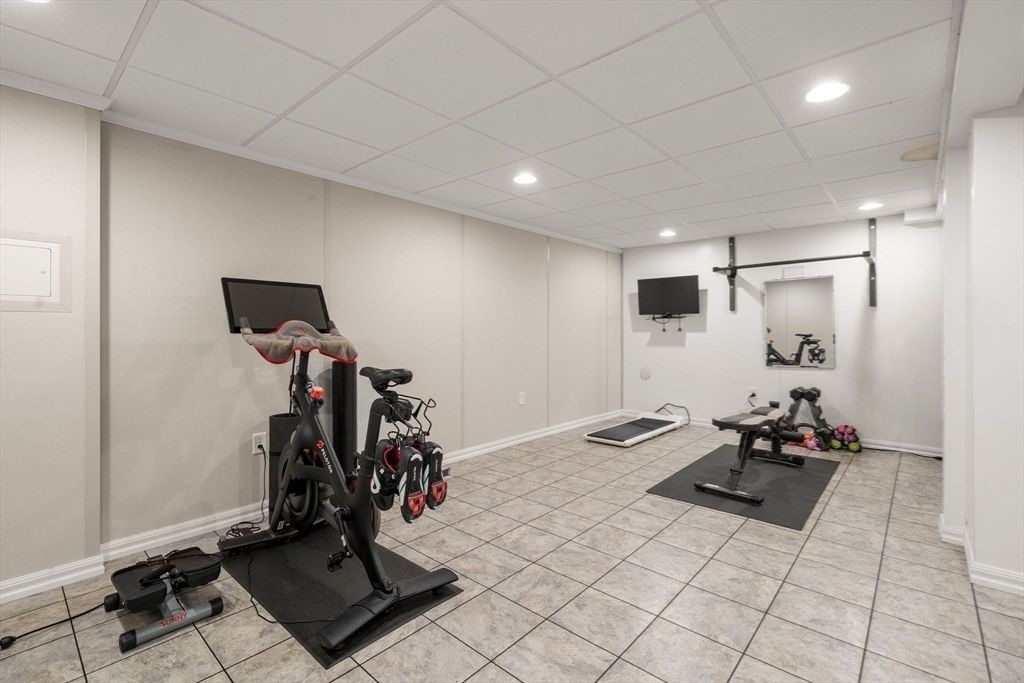 Fitness Equipment, Interior, Recessed Lighting