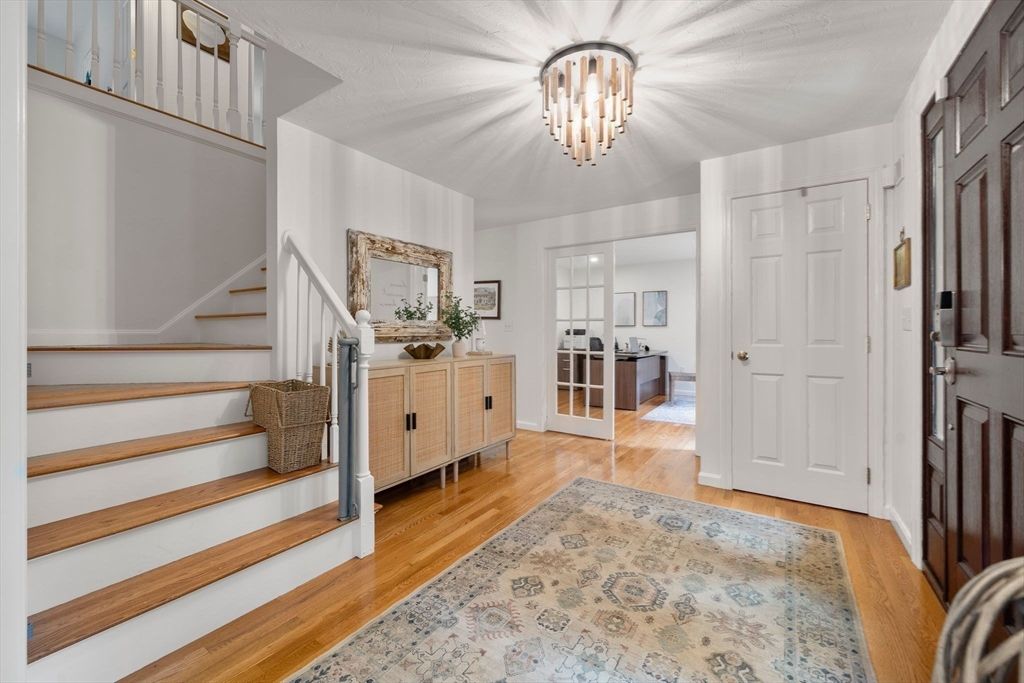 Chandelier, Interior, Wood Texture Flooring