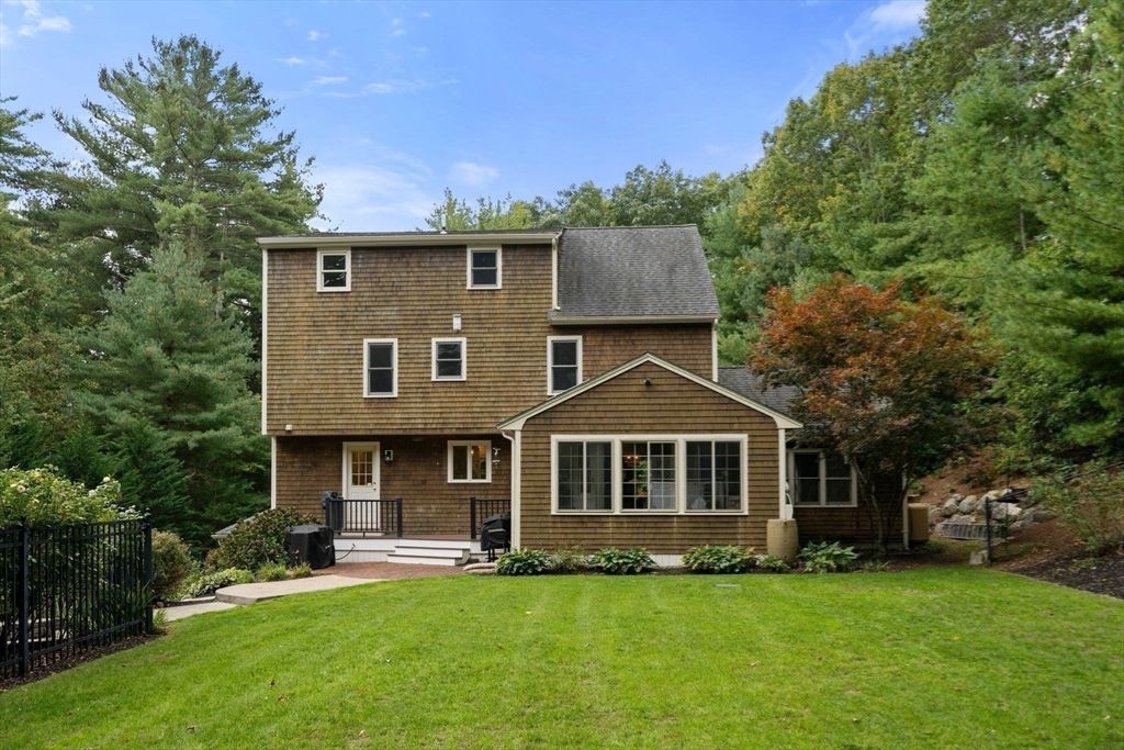 Backyard, Exterior, Facade, Cape Cod