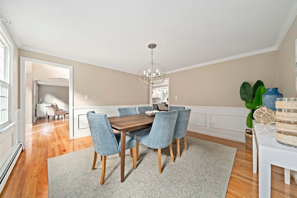 Chandelier, Dining room, Interior, Wood Texture Flooring