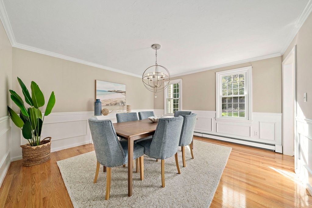 Chandelier, Dining room, Interior, Wood Texture Flooring