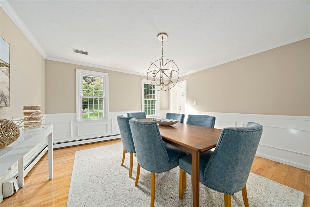 Chandelier, Dining room, Interior, Wood Texture Flooring