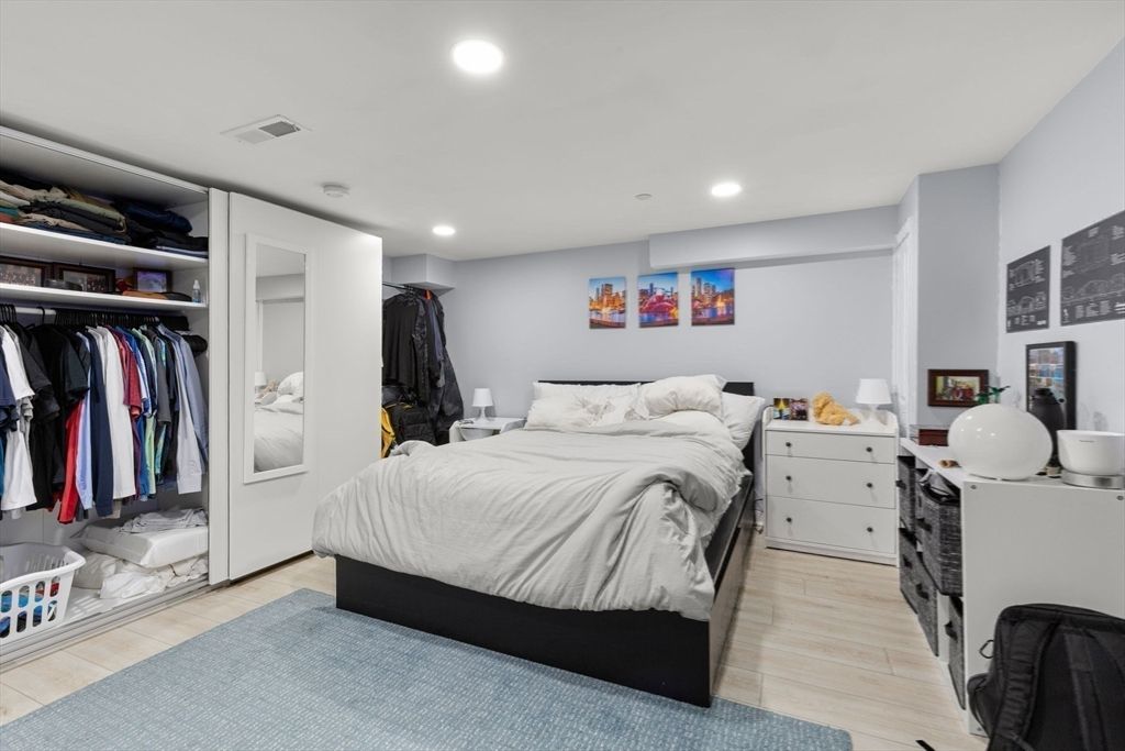 Bedroom, Interior, Recessed Lighting, Walk-in Closets, Wood Texture Flooring