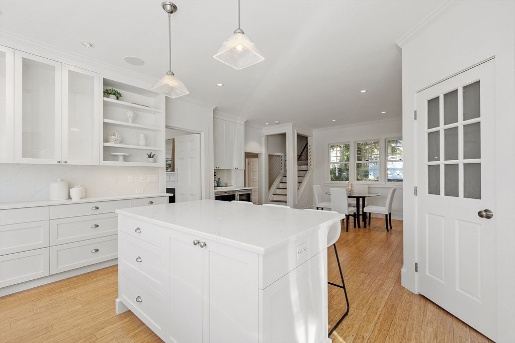 Dining room, Interior, Kitchen, Pendant Lights, Recessed Lighting, Wood Texture Flooring