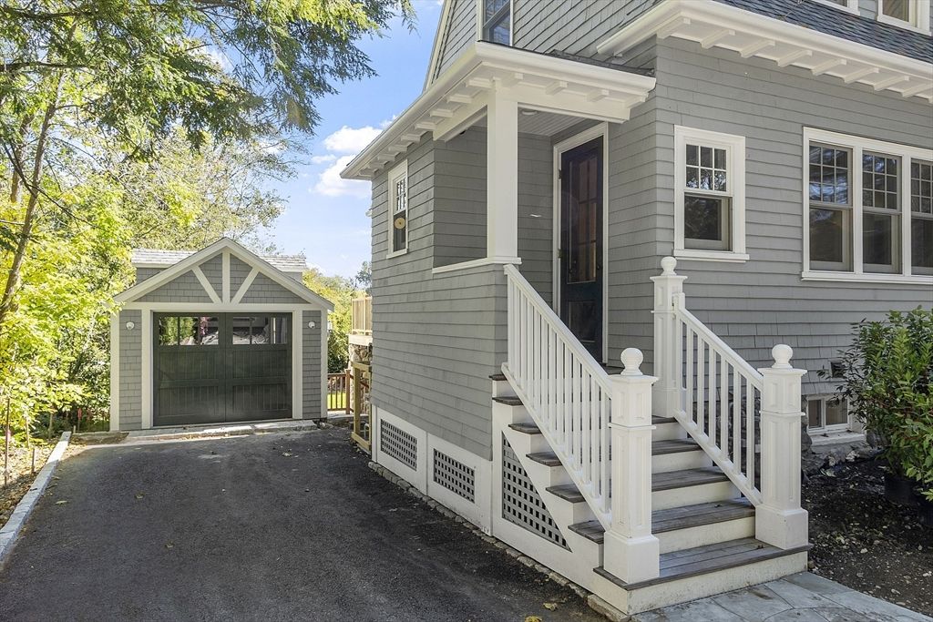 Detached Garage, Exterior