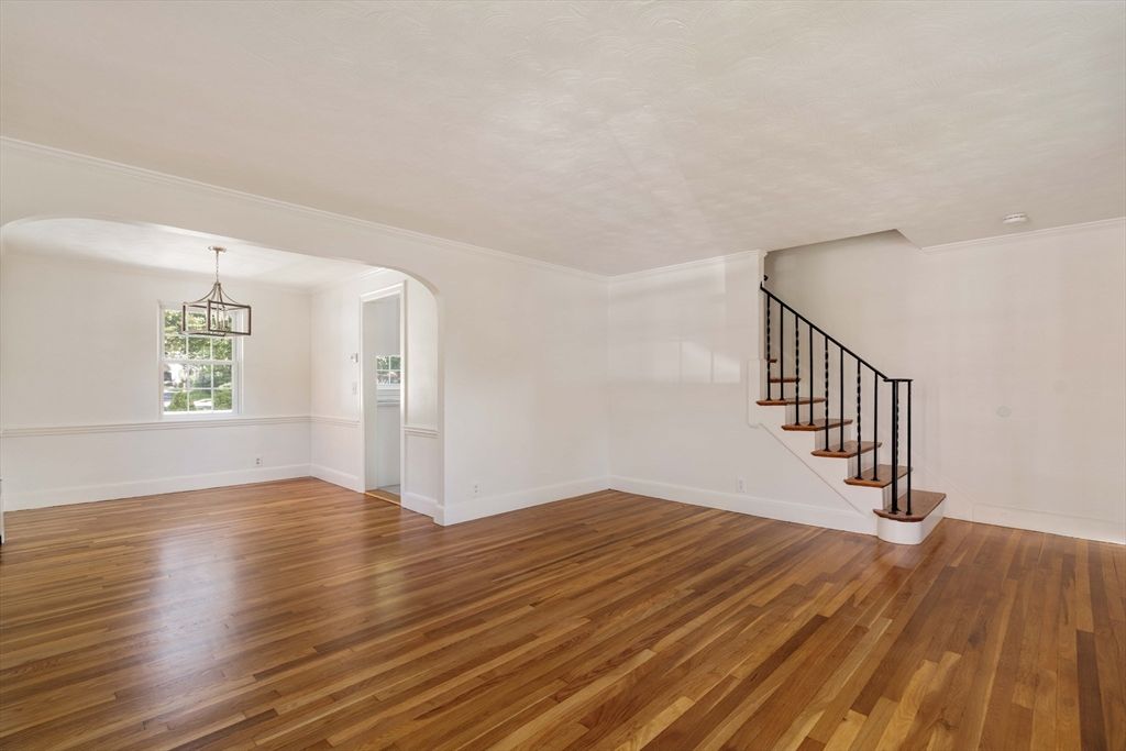 Empty room, Interior, Pendant Lights, Wood Texture Flooring