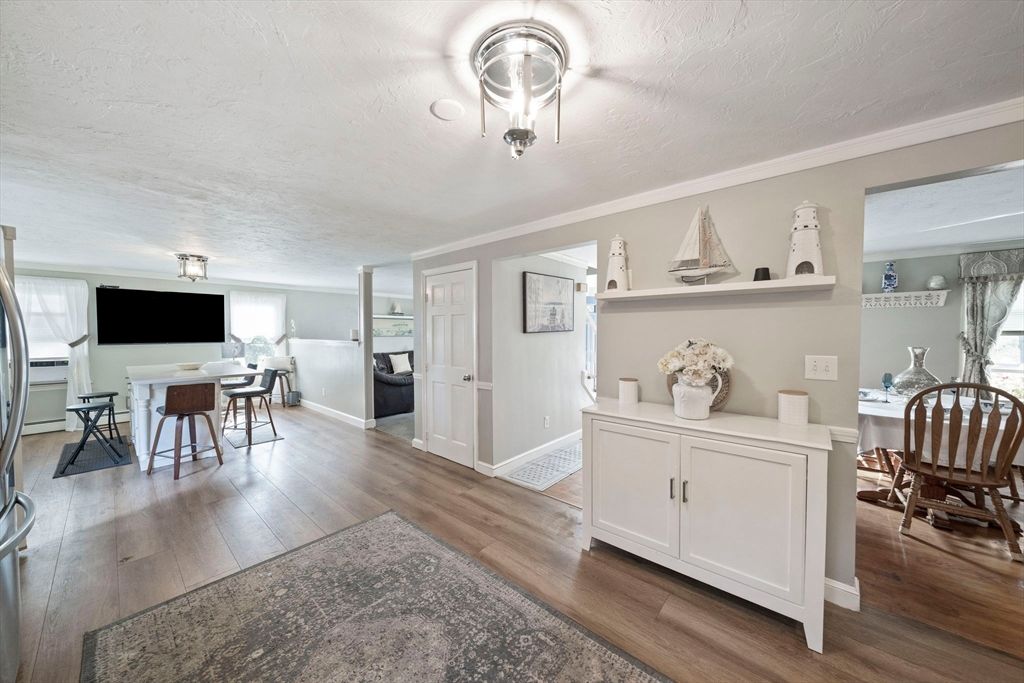 Dining room, Interior, Wood Texture Flooring