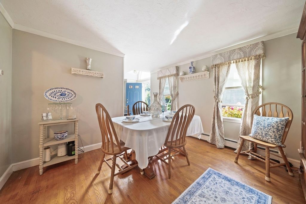 Dining room, Interior, Wood Texture Flooring