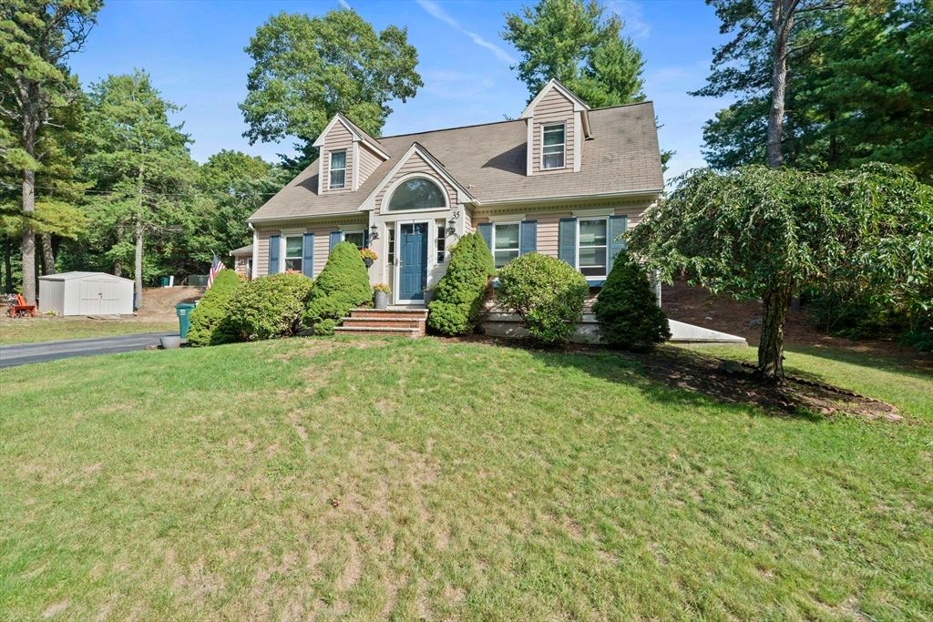 Exterior, Facade, Cape Cod