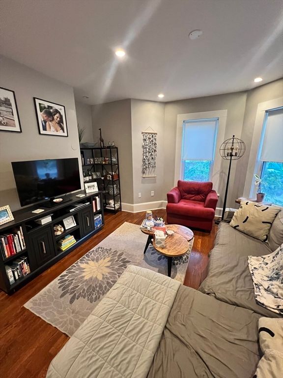 Interior, Living room, Recessed Lighting, Wood Texture Flooring
