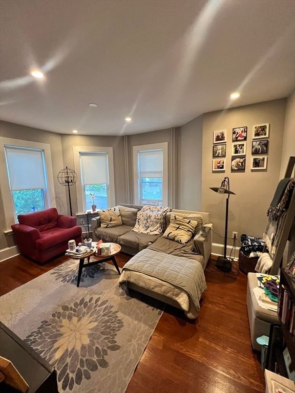 Interior, Living room, Recessed Lighting, Wood Texture Flooring