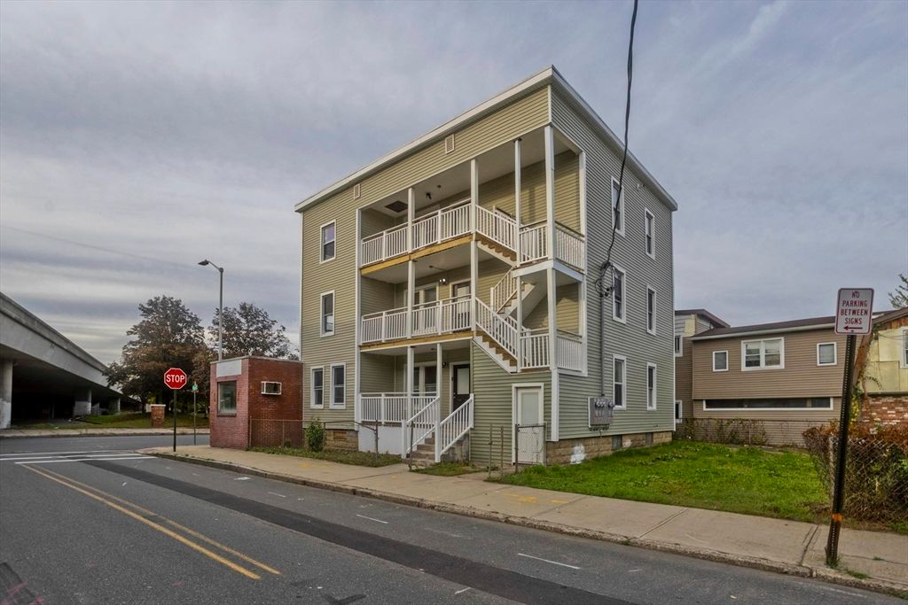 Exterior, Facade, Condo Building