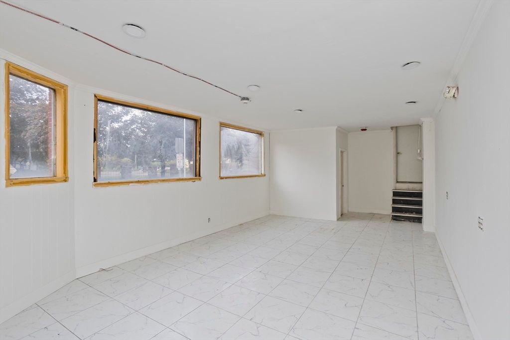 Empty room, Interior, Marble, Recessed Lighting
