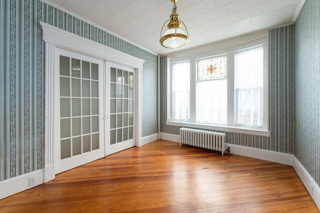 Empty room, Interior, Pendant Lights, Wood Texture Flooring