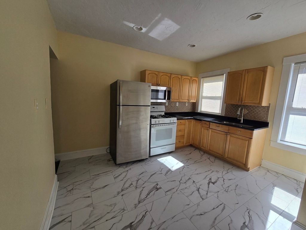 Interior, Kitchen, Marble, Recessed Lighting
