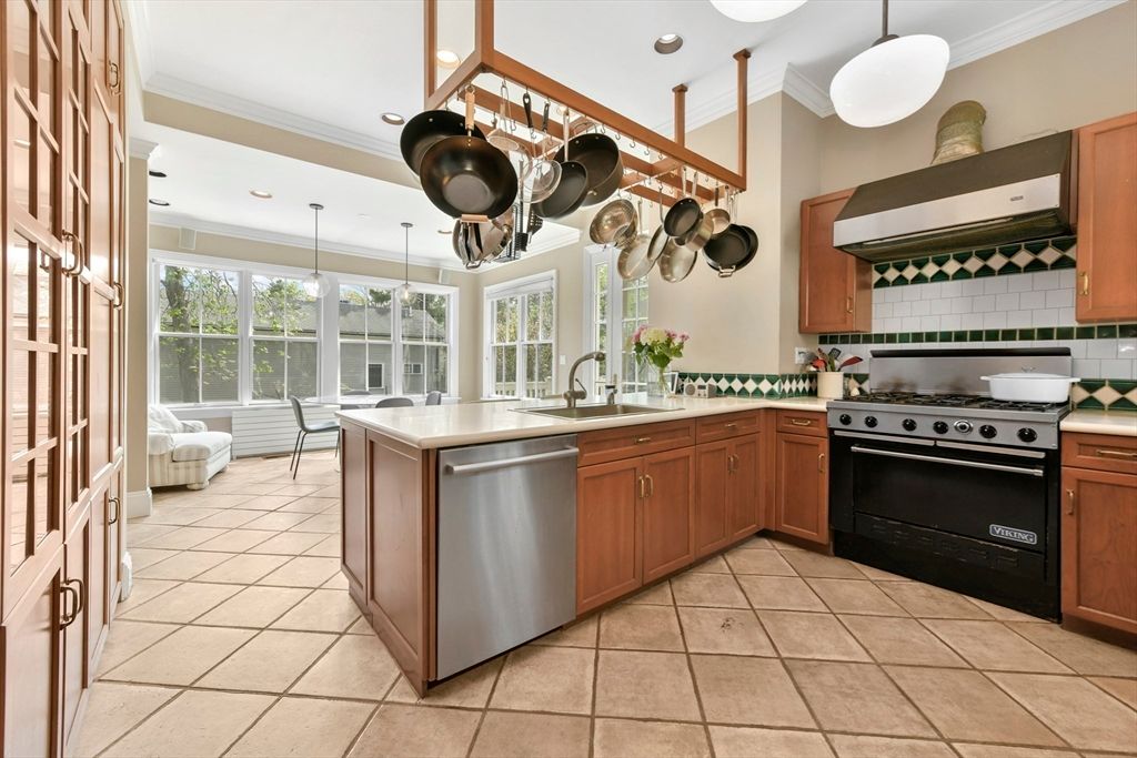 Dining room, Interior, Kitchen, Pendant Lights, Recessed Lighting, Stainless Steel Appliances