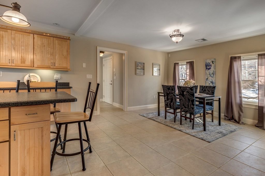 Dining room, Interior, Recessed Lighting