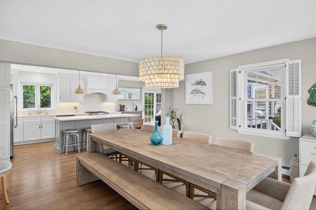 Chandelier, Dining room, Interior, Kitchen, Pendant Lights, Recessed Lighting, Wood Texture Flooring