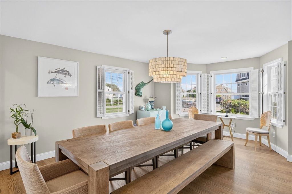 Chandelier, Dining room, Interior, Recessed Lighting, Wood Texture Flooring