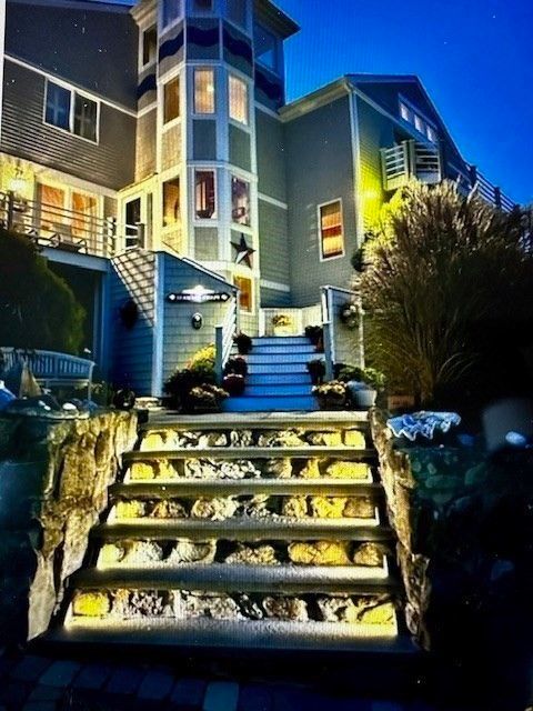 Exterior, Facade, Rowhouse