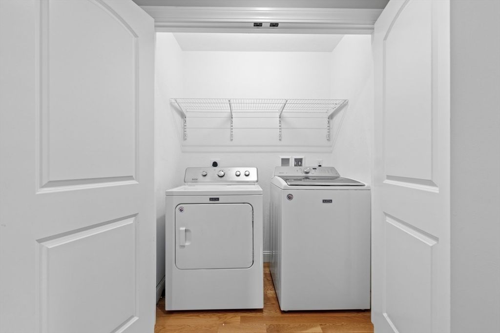 Interior, Utility Closets, Washer, Wood Texture Flooring