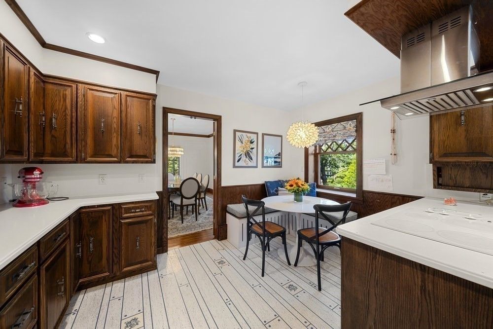Chandelier, Dining room, Interior, Kitchen, Recessed Lighting, Wood Texture Flooring