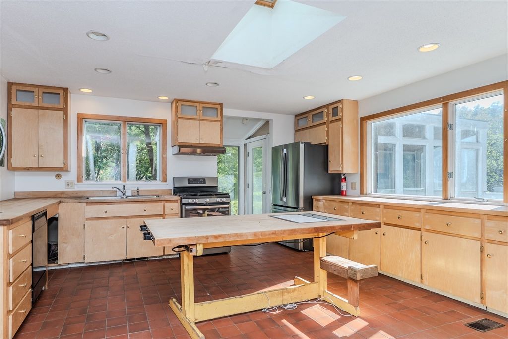 Game Room, Interior, Kitchen, Recessed Lighting