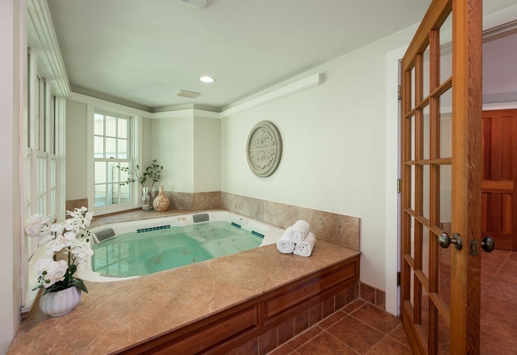 Bathroom, Hot Tub, Interior, Recessed Lighting