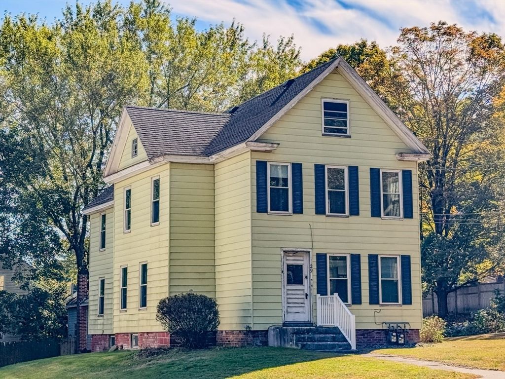 Exterior, Facade, Queen Anne Victorian