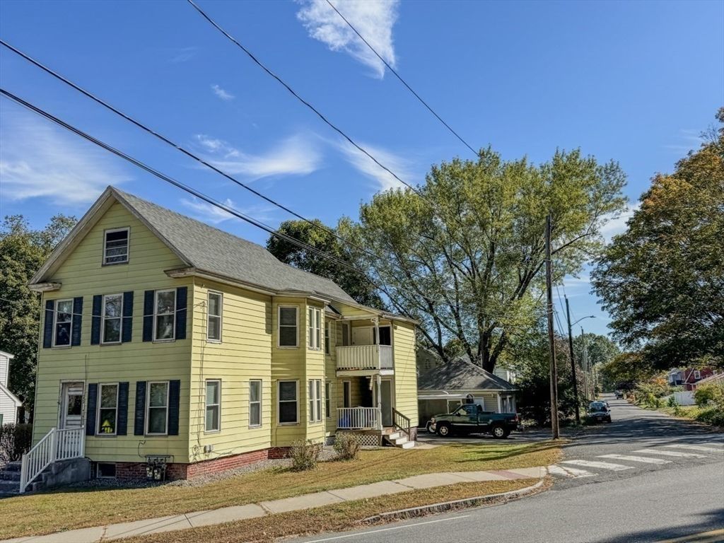 Exterior, Facade, Queen Anne Victorian
