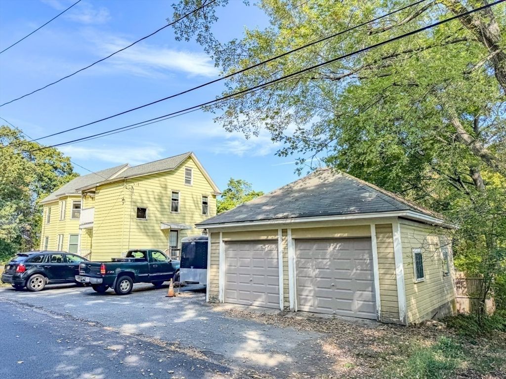 Detached Garage, Exterior