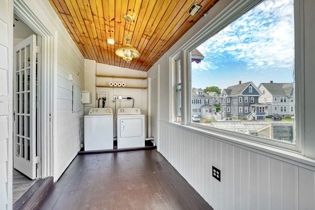 Interior, Washer, Wooden Ceilings, Wood Texture Flooring