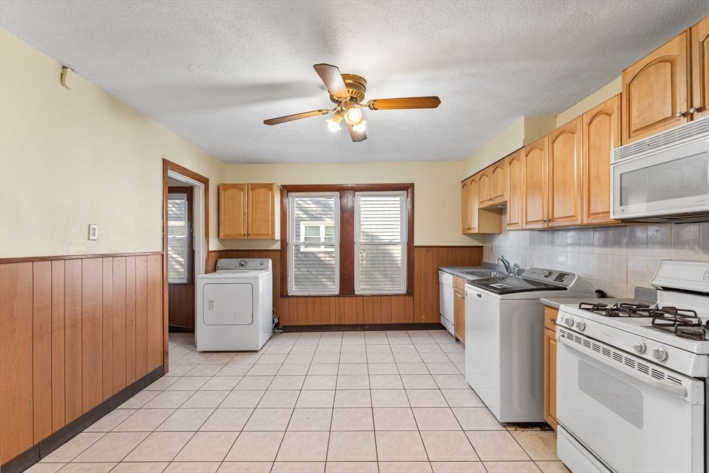 Interior, Kitchen, Washer