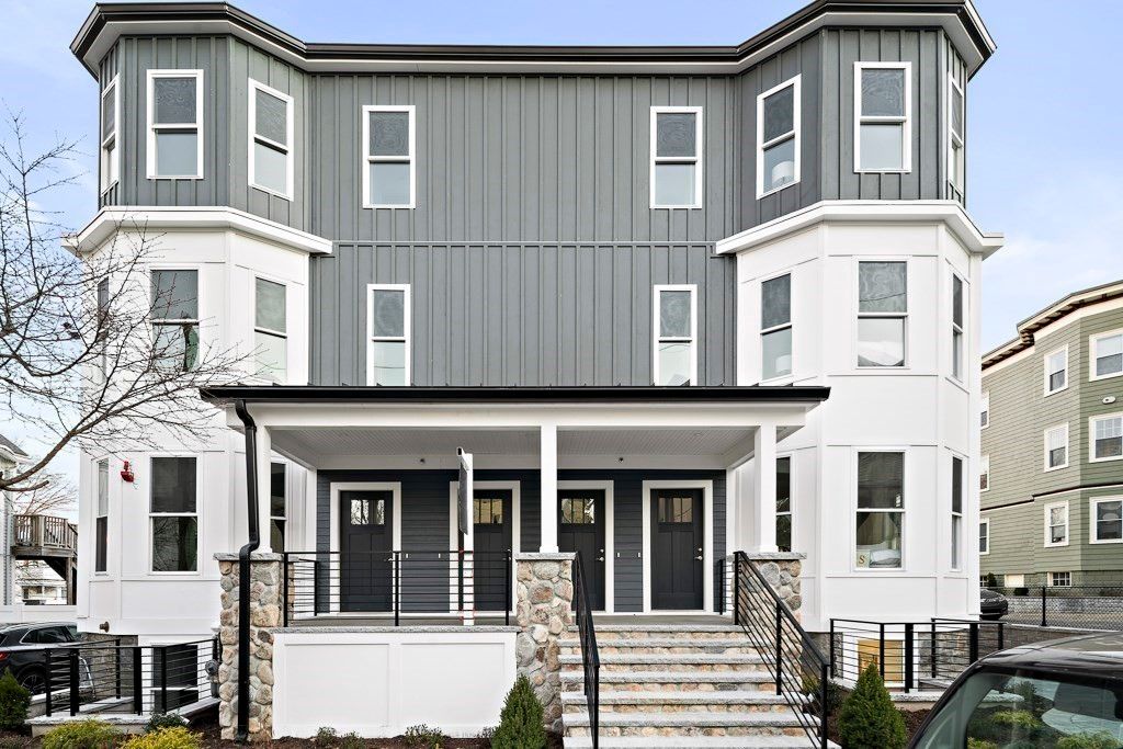 Exterior, Facade, Queen Anne Victorian
