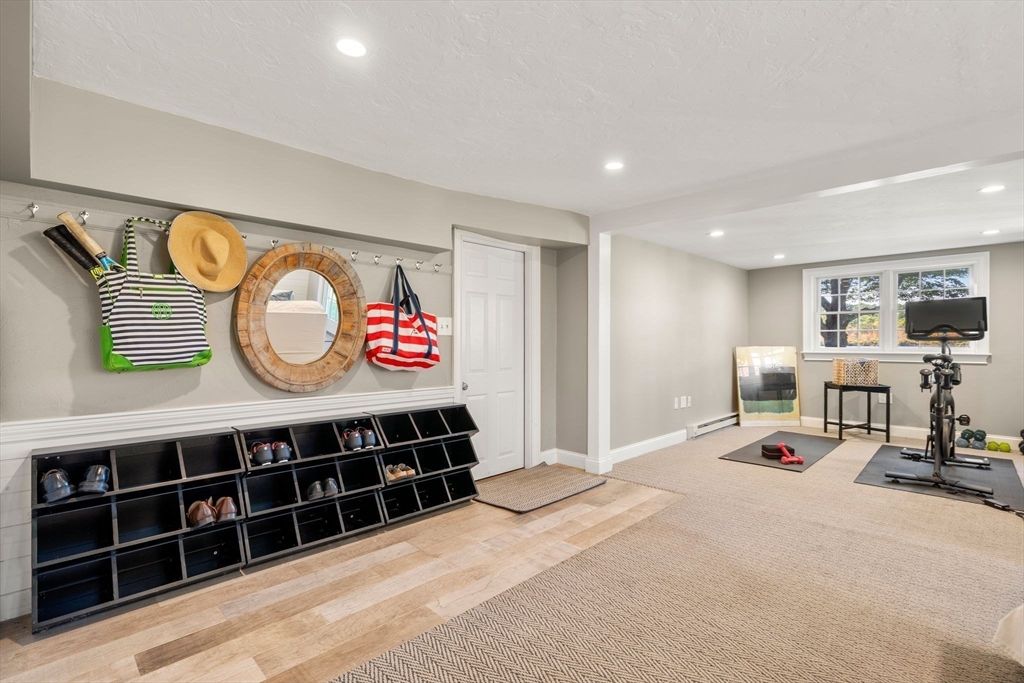 Fitness Equipment, Interior, Recessed Lighting, Wood Texture Flooring