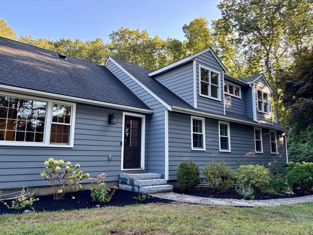 Exterior, Facade, Cape Cod
