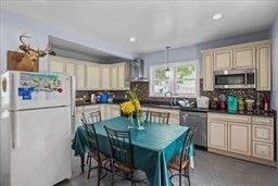 Dining room, Interior, Kitchen, Pendant Lights, Recessed Lighting, Stainless Steel Appliances