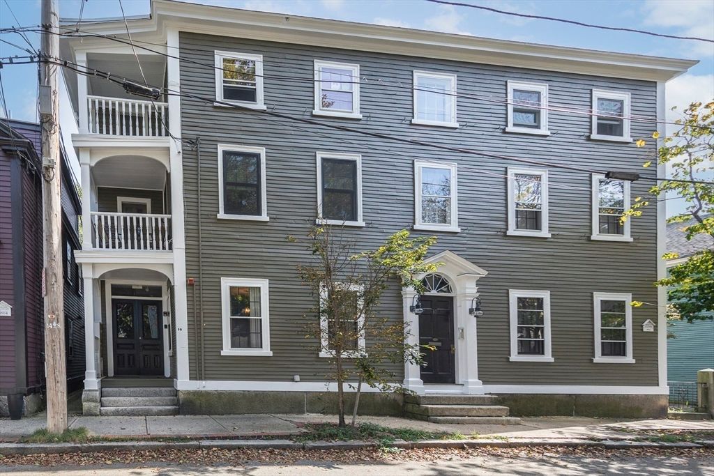 Exterior, Facade, Georgian