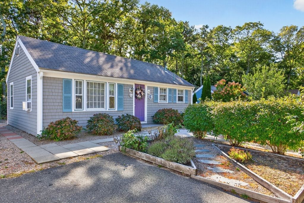 Exterior, Facade, Cape Cod