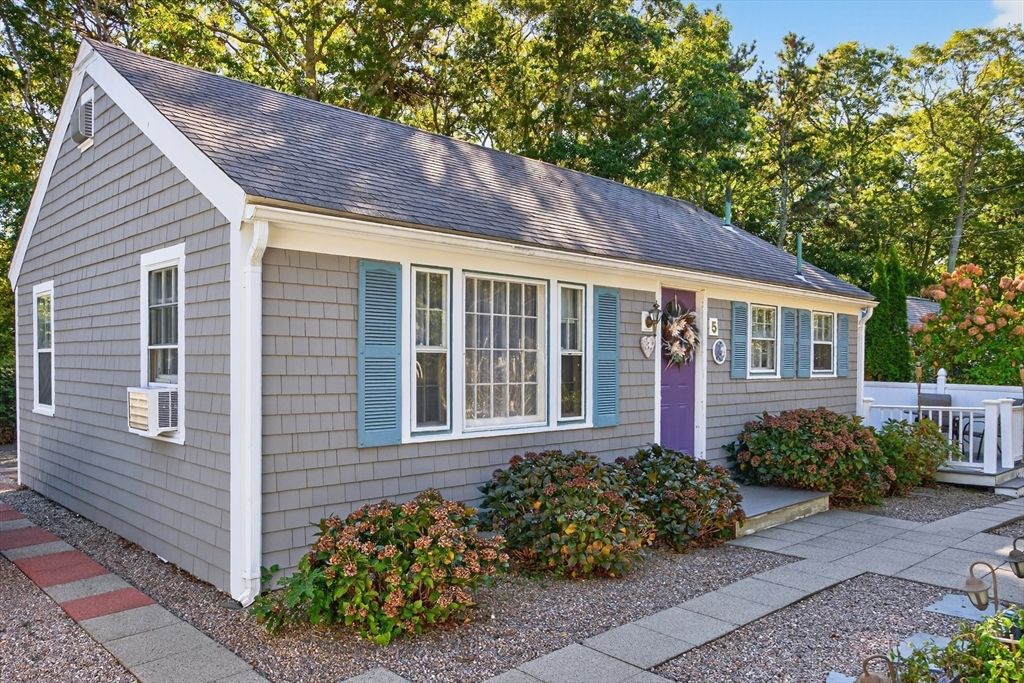 Exterior, Facade, Cape Cod