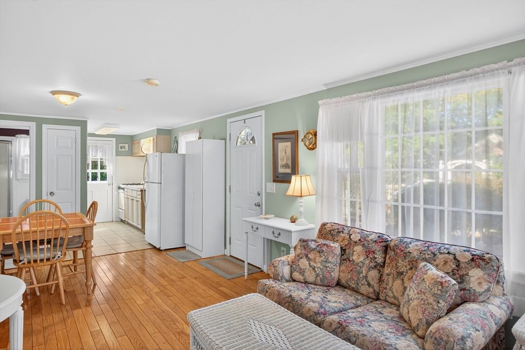 Dining room, Interior, Kitchen, Living room, Wood Texture Flooring