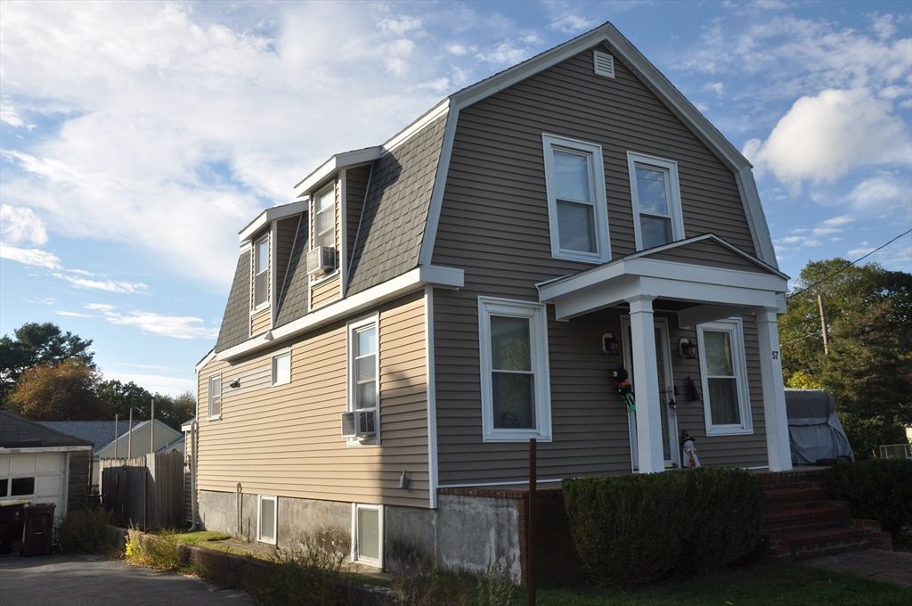 Exterior, Facade, Queen Anne Victorian