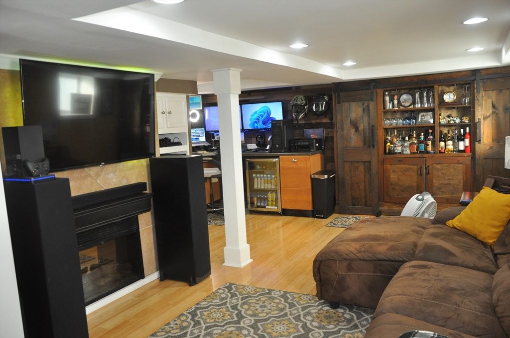 Interior, Living room, Recessed Lighting, Wood Texture Flooring, Wooden Walls