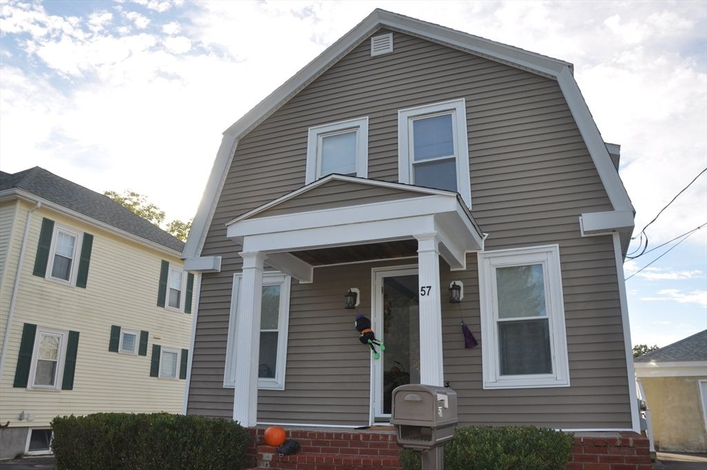 Exterior, Facade, Queen Anne Victorian