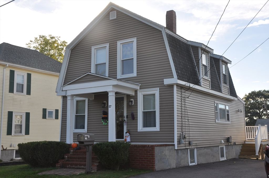 Exterior, Facade, Queen Anne Victorian